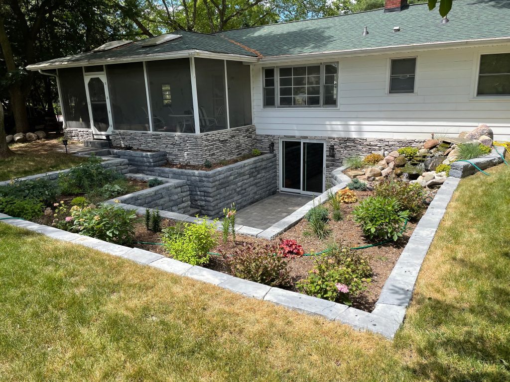 Retaining wall and walkout basement construction on residential property